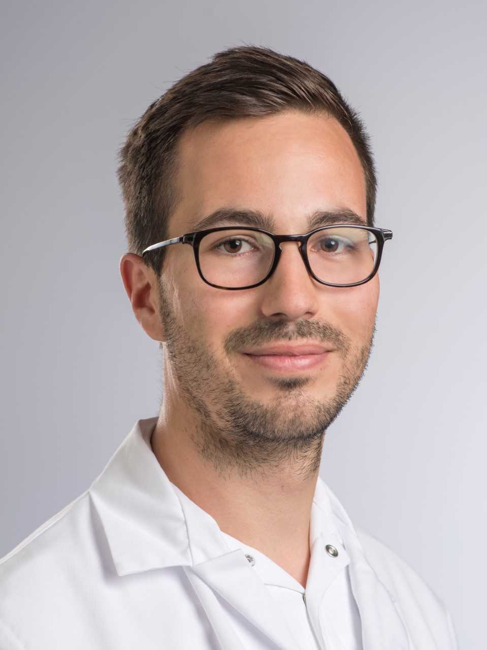 Dr. Benoît Delabays Dr. Benoît Delabays